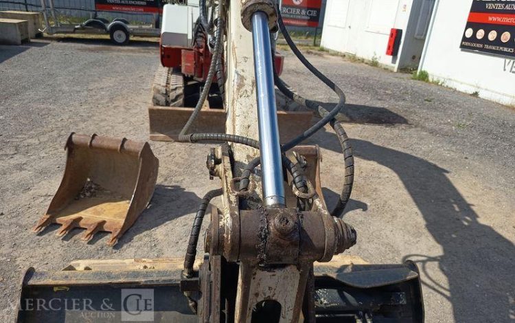 TAKEUCHI MINI PELLE SUR CHENNILLES TB 153 FR – 5,725 TONNES – 2139 HEURES- ANNEE 2020  303900
