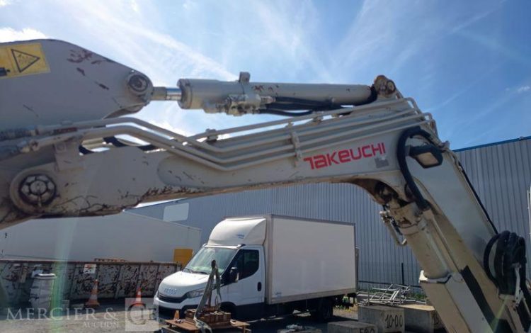 TAKEUCHI MINI PELLE SUR CHENNILLES TB 153 FR – 5,725 TONNES – 2139 HEURES- ANNEE 2020  303900