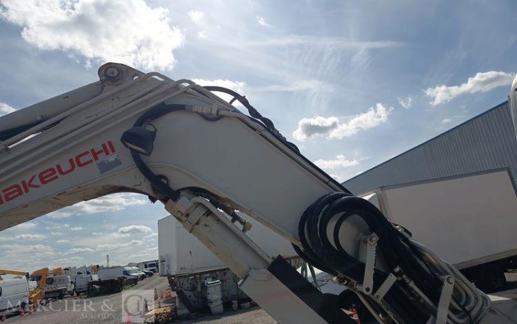 TAKEUCHI MINI PELLE SUR CHENNILLES TB 153 FR – 5,725 TONNES – 2139 HEURES- ANNEE 2020  303900