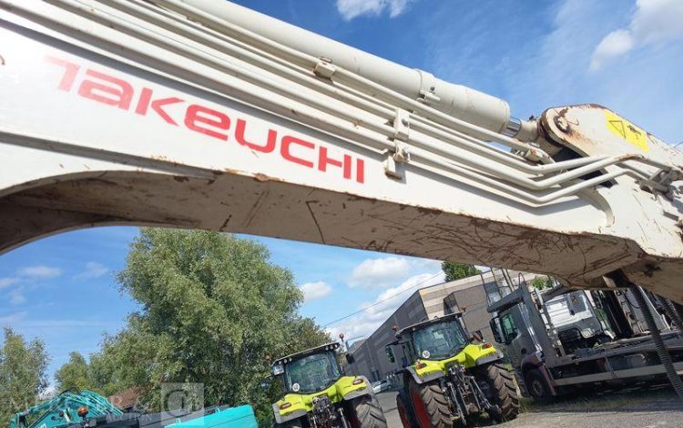 TAKEUCHI MINI PELLE SUR CHENNILLES TB 153 FR – 5,725 TONNES – 2139 HEURES- ANNEE 2020  303900