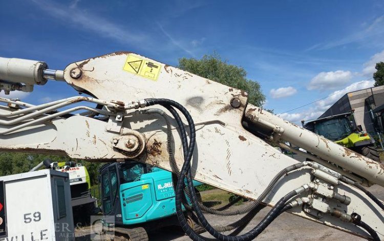 TAKEUCHI MINI PELLE SUR CHENNILLES TB 153 FR – 5,725 TONNES – 2139 HEURES- ANNEE 2020  303900