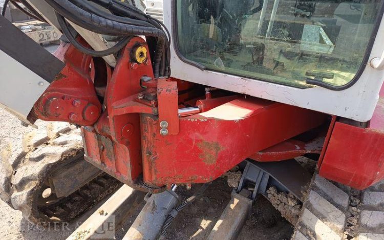 TAKEUCHI MINI PELLE SUR CHENNILLES TB 153 FR – 5,725 TONNES – 2139 HEURES- ANNEE 2020  303900