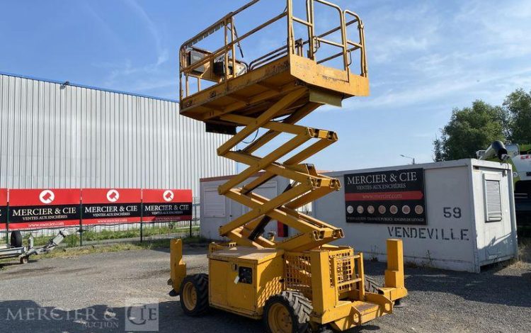 JLG PLATEFORME CISEAUX DIESEL  3255