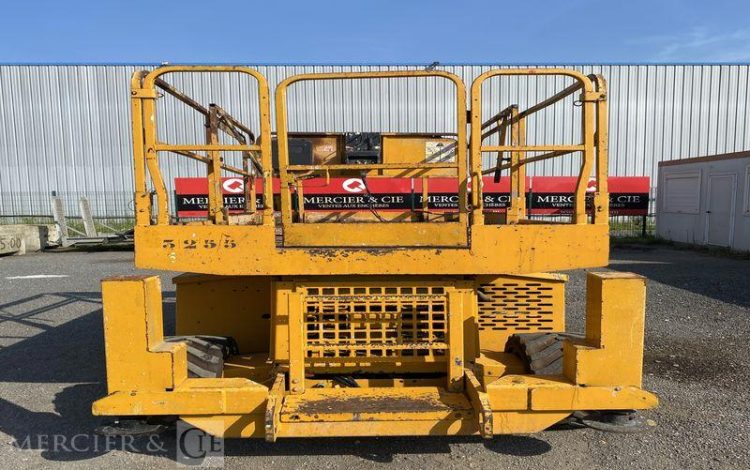 JLG PLATEFORME CISEAUX DIESEL  3255