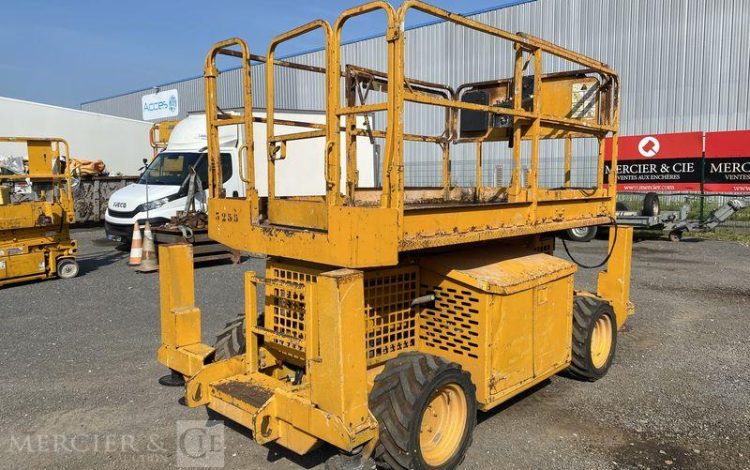 JLG PLATEFORME CISEAUX DIESEL  3255