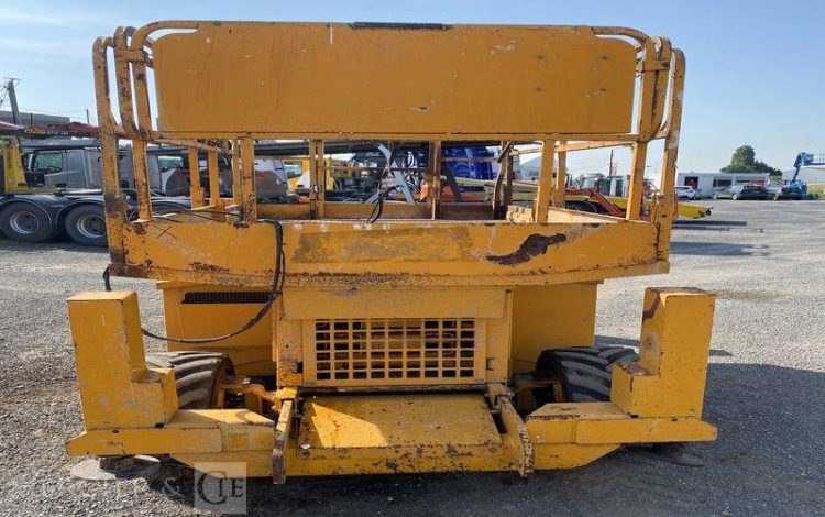 JLG PLATEFORME CISEAUX DIESEL  3255