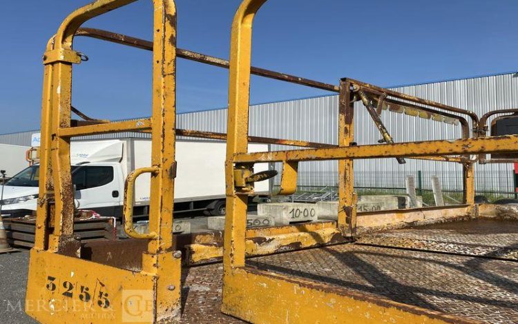 JLG PLATEFORME CISEAUX DIESEL  3255