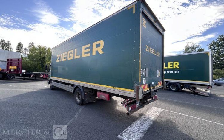 MERCEDES ATEGO 1524 VERT AQ-798-TH
