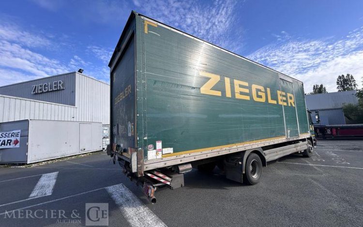 MERCEDES ATEGO 1524 VERT AQ-798-TH