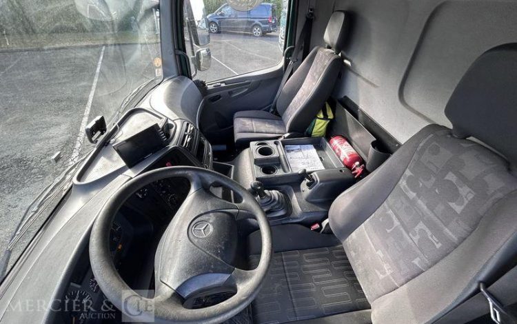 MERCEDES ATEGO 1524 VERT AQ-798-TH