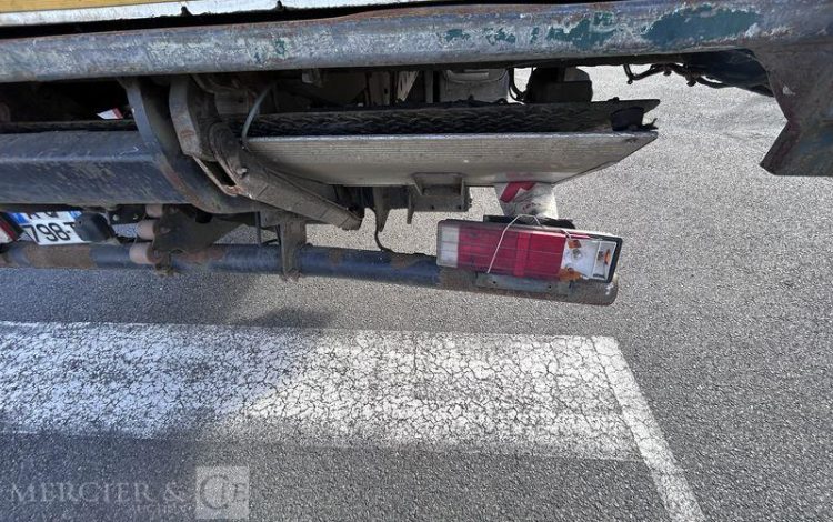 MERCEDES ATEGO 1524 VERT AQ-798-TH