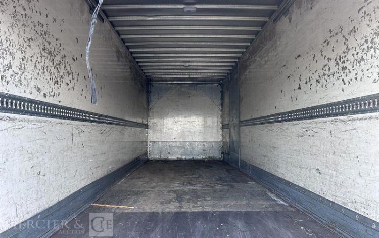 MERCEDES ATEGO 1524 VERT AQ-798-TH