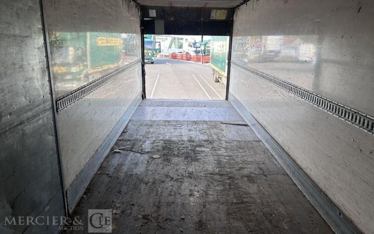 MERCEDES ATEGO 1524 VERT AQ-798-TH