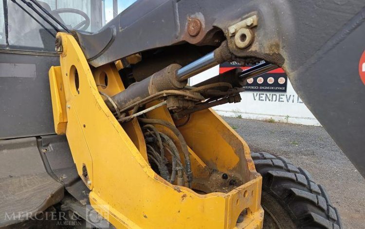 MECALAC CHARGEUSE A TOURELLE ROTATIVE AS700 – 0,65 M3 – 2958 HEURES – ANNEE 2021  AS700