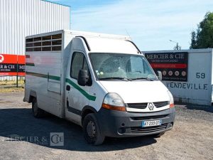 RENAULT MASTER II Phase 3  L2H2 2.5 dCi 16V 114cv POUR TRANSPORT D&rsquo;ANIMAUX – ANNEE  2007 BLANC AT-233-QT