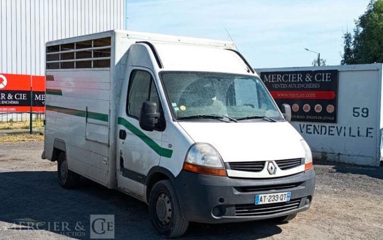 RENAULT MASTER II Phase 3  L2H2 2.5 dCi 16V 114cv POUR TRANSPORT D&rsquo;ANIMAUX – ANNEE  2007 BLANC AT-233-QT