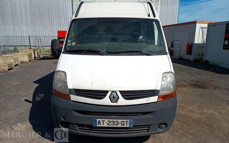 RENAULT MASTER II Phase 3  L2H2 2.5 dCi 16V 114cv POUR TRANSPORT D&rsquo;ANIMAUX – ANNEE  2007 BLANC AT-233-QT