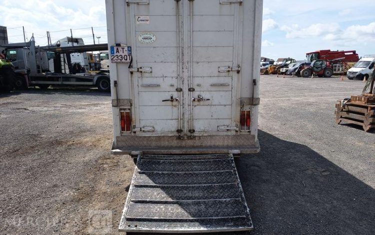 RENAULT MASTER II Phase 3  L2H2 2.5 dCi 16V 114cv POUR TRANSPORT D&rsquo;ANIMAUX – ANNEE  2007 BLANC AT-233-QT