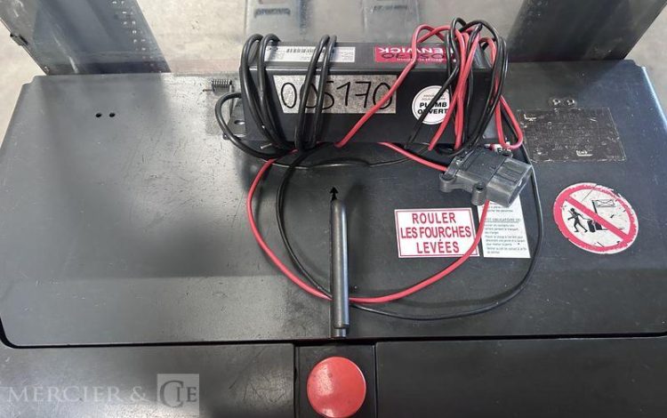 FENWICK GERBEUR ELECTRIQUE K41 – CAP 1T4 – AN 2011 – 3739 HEURES ROUGE B05170