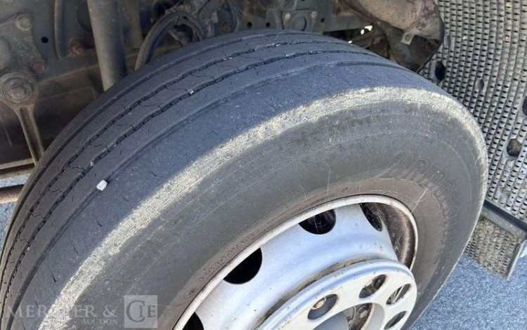 MERCEDES AXOR 1833 CAISSE HAYON VERT BE-082-QC