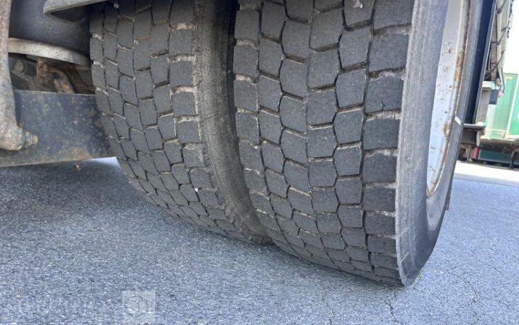MERCEDES AXOR 1833 CAISSE HAYON VERT BE-082-QC