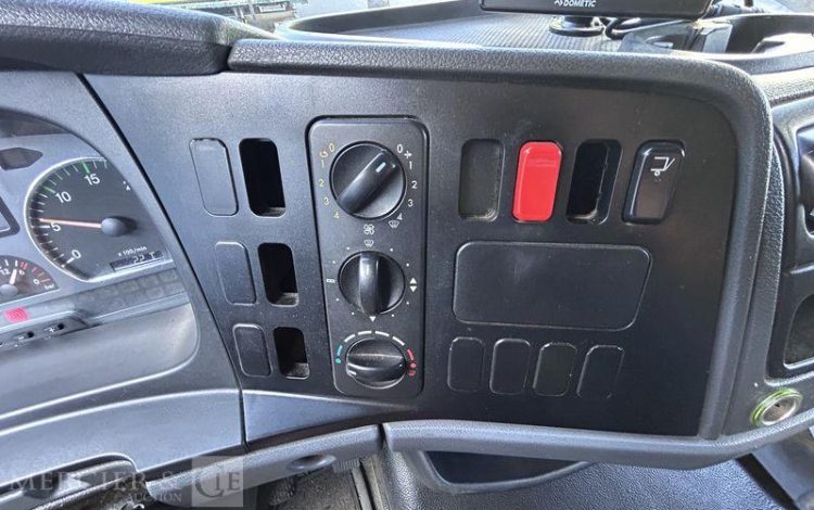 MERCEDES ATEGO 1218 VERT BL-702-GA