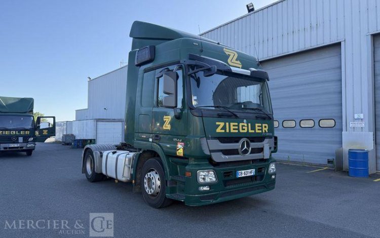 MERCEDES ACTROS 1844 VERT CB-631-HF