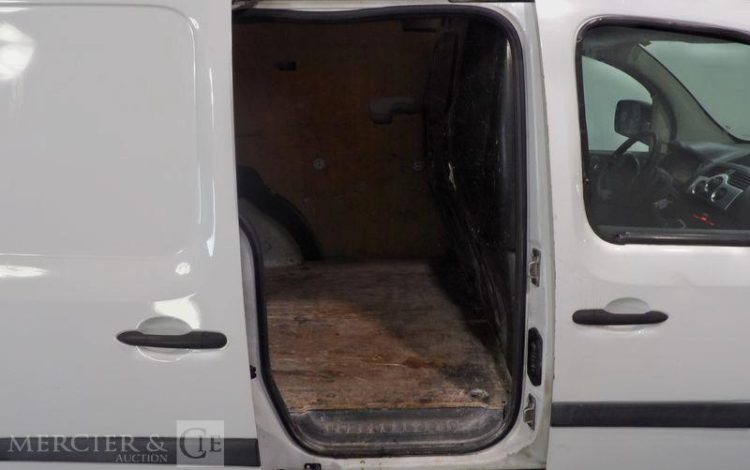 RENAULT KANGOO BLANC CL-101-FE