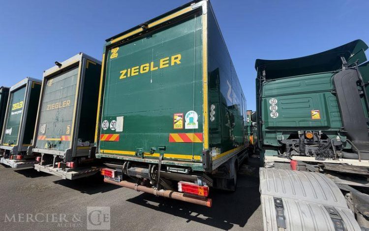MERCEDES ATEGO 1218 VERT CL-881-CC
