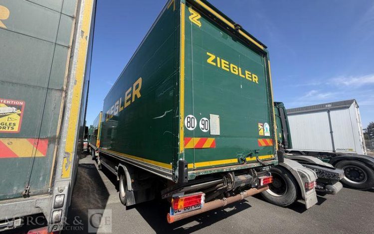 MERCEDES ATEGO 1218 VERT CL-881-CC