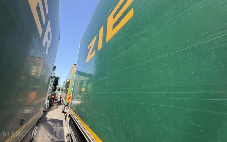 MERCEDES ATEGO 1218 VERT CL-881-CC