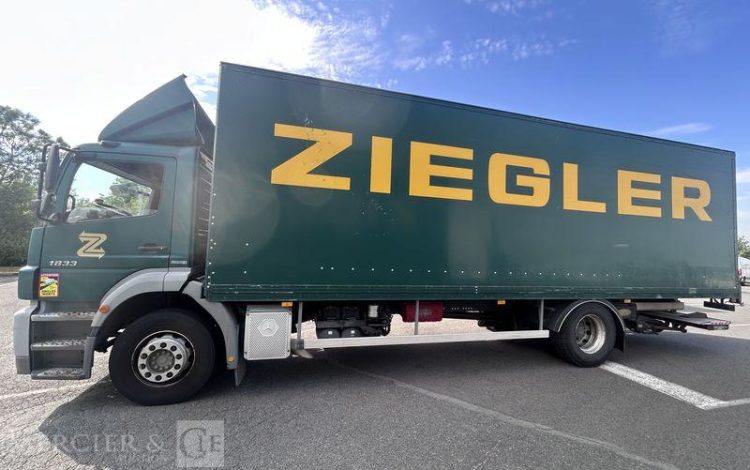 MERCEDES AXOR 1833 FOURGON HAYON VERT CN-826-SN