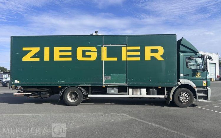 MERCEDES AXOR 1833 FOURGON HAYON VERT CN-826-SN