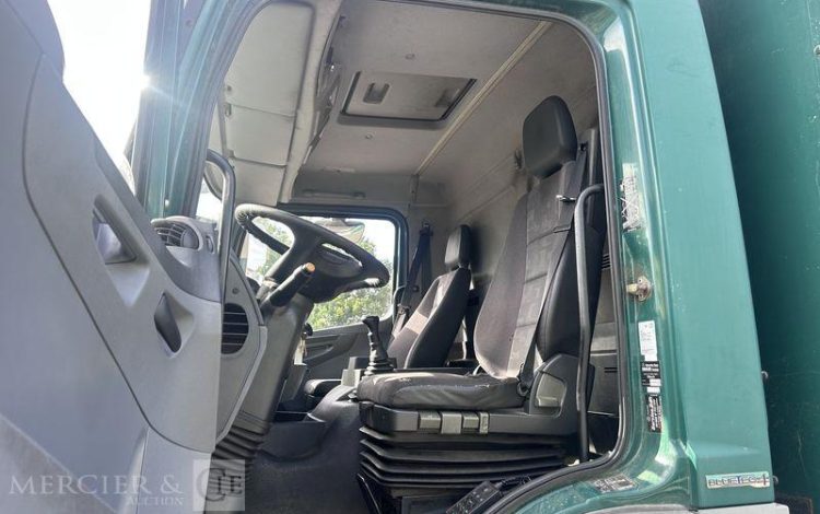 MERCEDES AXOR 1833 FOURGON HAYON VERT CN-826-SN