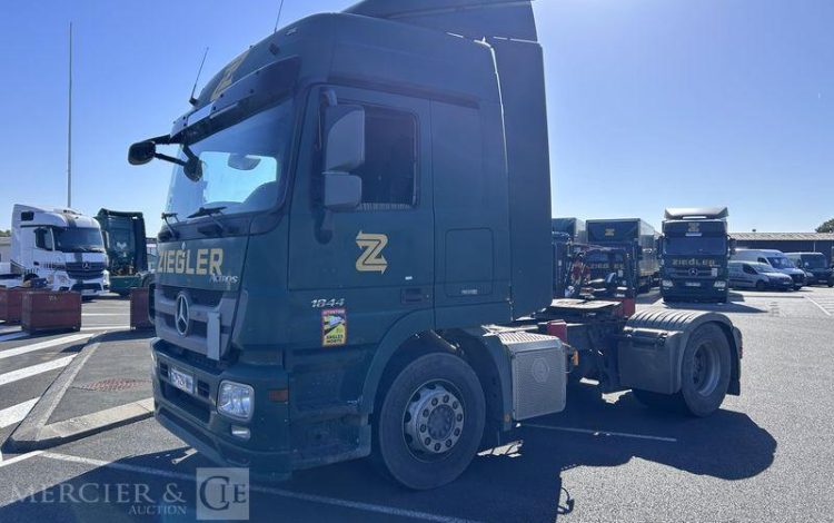 MERCEDES ACTROS 1844 VERT CP-724-MH
