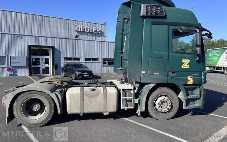 MERCEDES ACTROS 1844 VERT CP-724-MH
