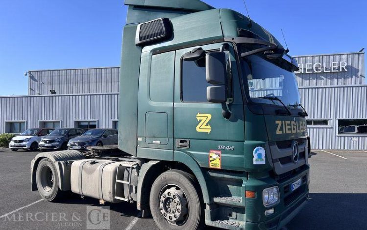 MERCEDES ACTROS 1844 VERT CP-724-MH