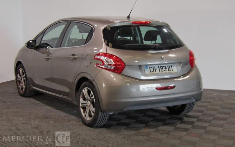 PEUGEOT 208 GENERATION-I 1.2 PURETECH 80CH ALLURE  CR-183-BT