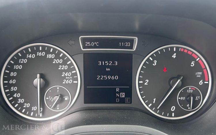 MERCEDES CLASSE B GRIS CS-212-TE