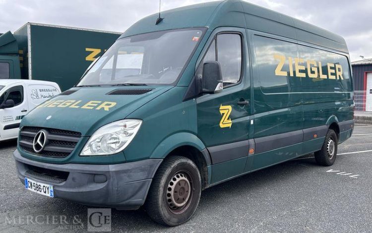 MERCEDES SPRINTER VERT CW-586-QY