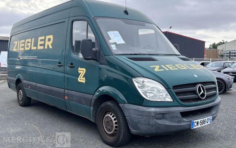 MERCEDES SPRINTER VERT CW-586-QY