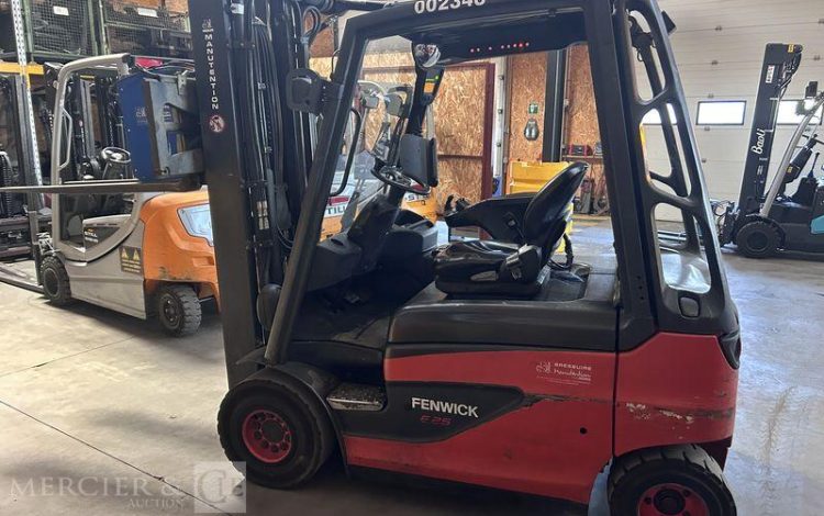 FENWICK CHARIOT ELEVATEUR – E25 – AN 2013 – 7555 HEURES ROUGE D02348