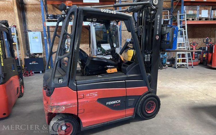 FENWICK CHARIOT ELEVATEUR – E25 – AN 2013 – 7555 HEURES ROUGE D02348
