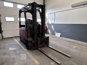 FENWICK CHARIOT ELEVATEUR ELEC E20PH-01 – CAP 2T – AN 2013 – 5134 HEURES ROUGE D07720