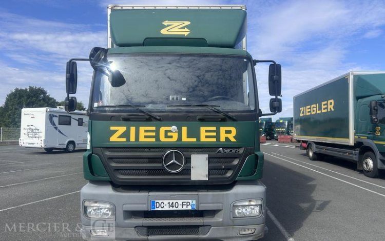 MERCEDES AXOR 1833 FOURGON HAYON VERT DC-140-FP