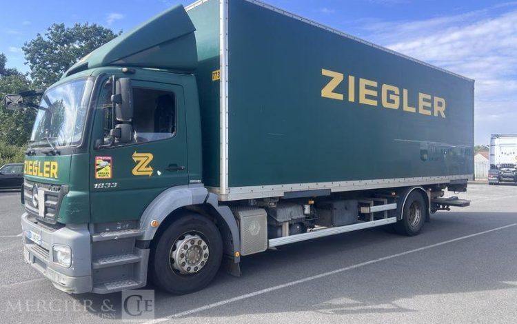 MERCEDES AXOR 1833 FOURGON HAYON VERT DC-140-FP
