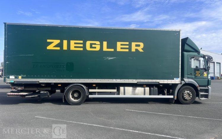 MERCEDES AXOR 1833 FOURGON HAYON VERT DC-140-FP