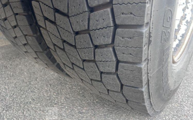 MERCEDES AXOR 1833 FOURGON HAYON VERT DC-140-FP
