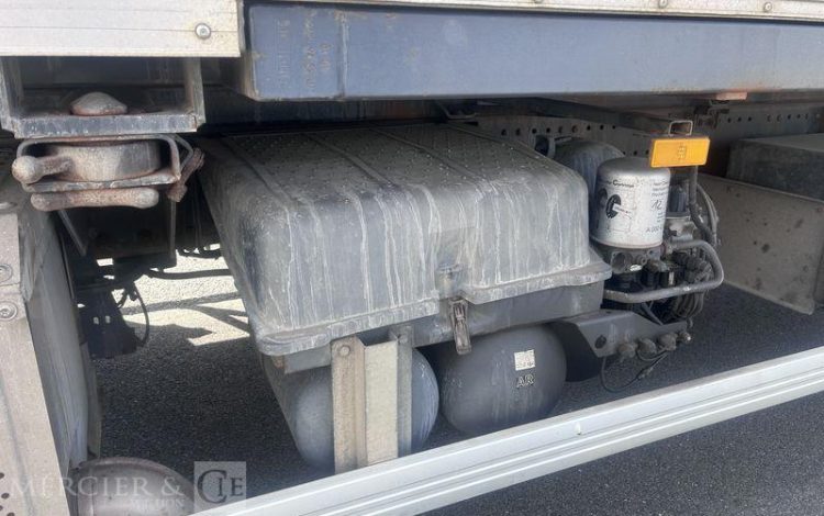 MERCEDES AXOR 1833 FOURGON HAYON VERT DC-140-FP