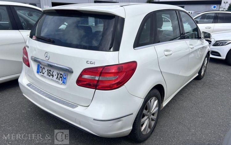 MERCEDES CLASSE B    BREAK BLANC DC-164-XR